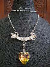 Load image into Gallery viewer, Sparkling Love Necklace