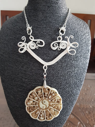 Jade Pendant (creme)
