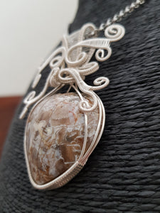 Love Expression Necklace (Creme)