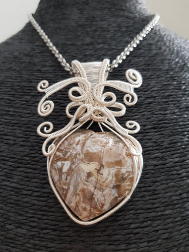 Love Expression Necklace (Creme)