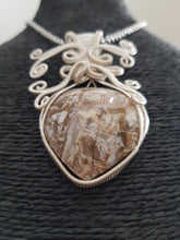 Load image into Gallery viewer, Love Expression Necklace (Creme)