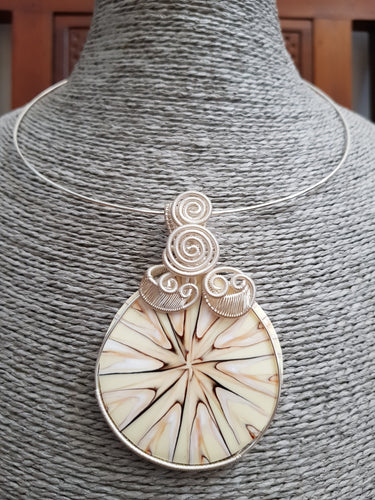 Painted Shell Pendant2